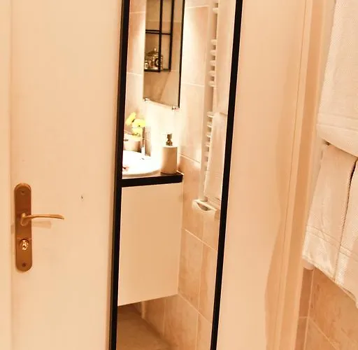 La Charme Du Marais Apartmán *