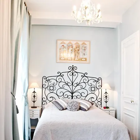 La Charme Du Marais Apartment *